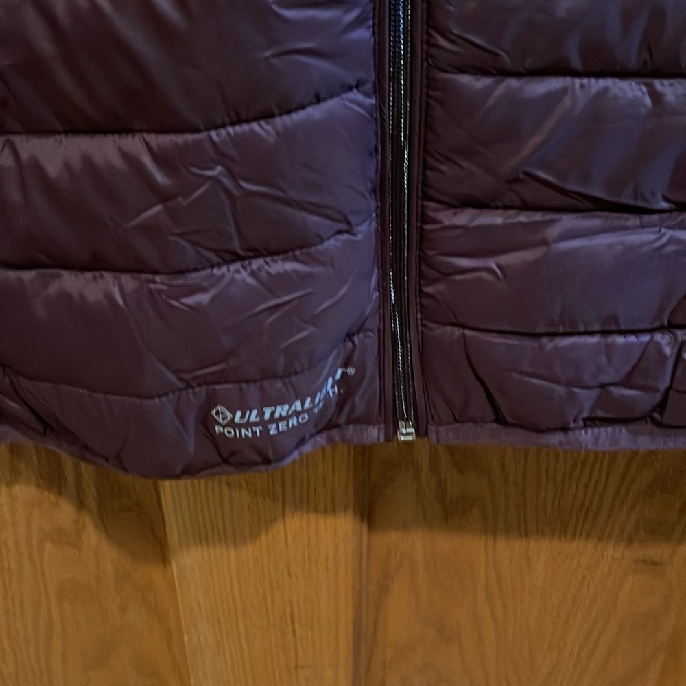 Vest - Picture 3 of 4